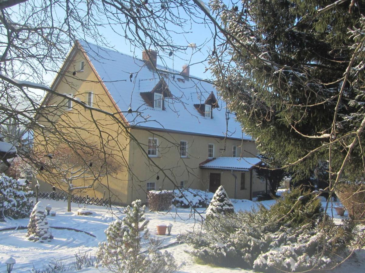 Spacious Holiday Home In Stara Kamienica With Pond Εξωτερικό φωτογραφία