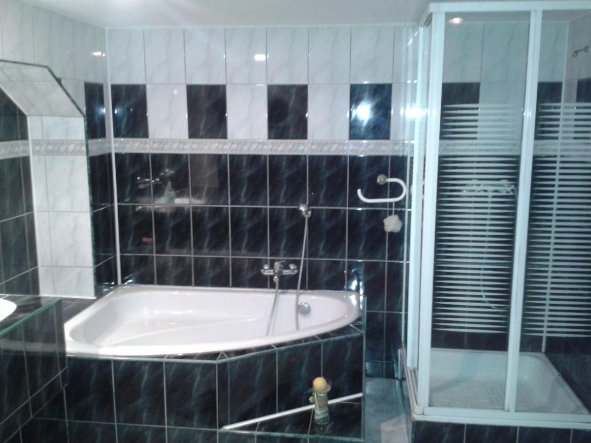 Spacious Holiday Home In Stara Kamienica With Pond Εξωτερικό φωτογραφία